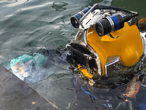 Diving Subsea